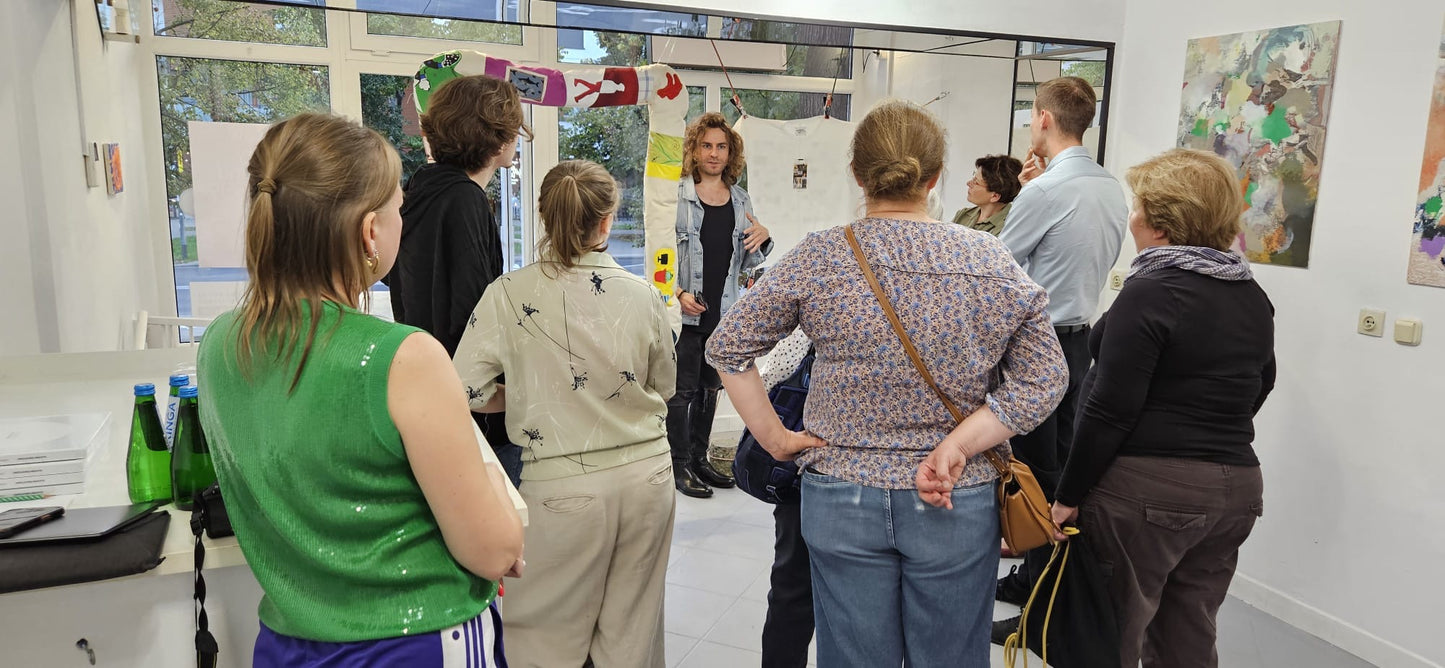 #0000 SAD GENERATION WITH HAPPY PICTURES